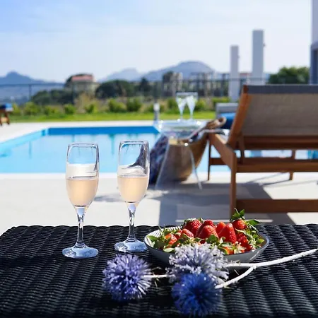 Arco Bianco Willa Afandu